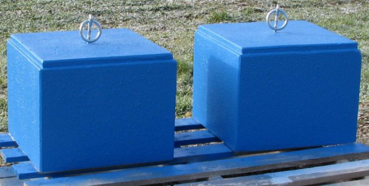 Bornes béton peint couleur bleu